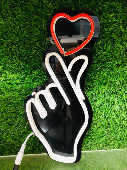 Figure Heart Neon With Blinking Effect