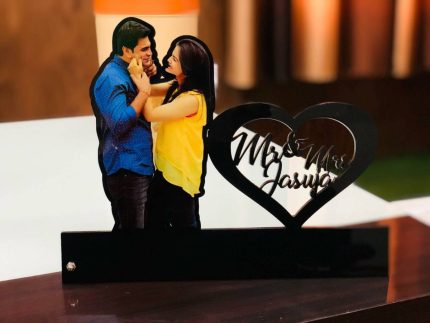 Table Mr & Mrs Cutout